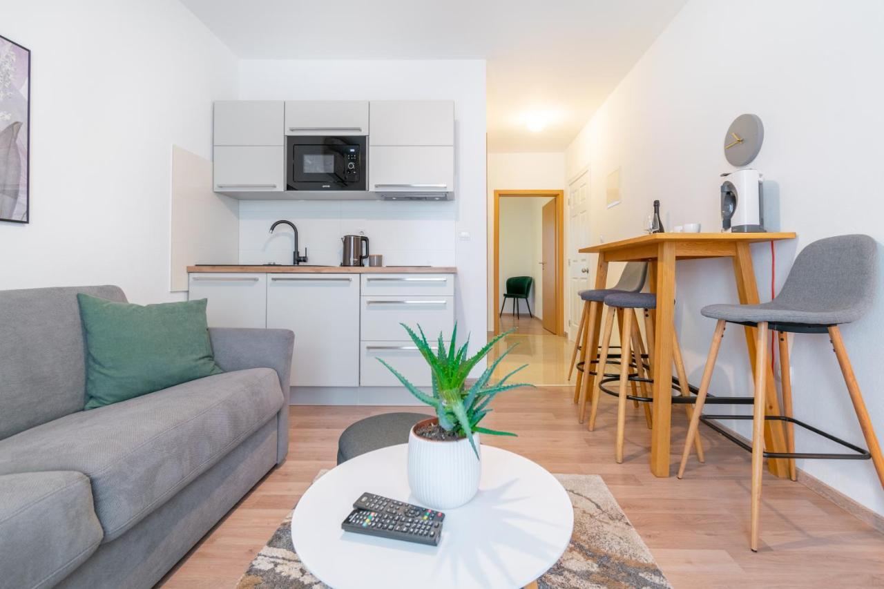 Apartmani Eterovic 巴什卡沃达 外观 照片